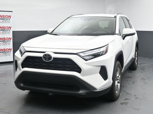 Used 2023 Toyota RAV4 XLE FWD image 4