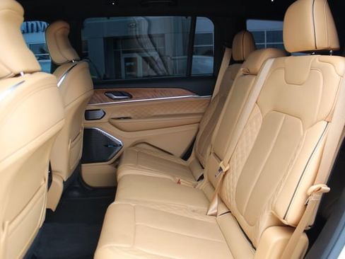 Used 2023 Jeep Grand Cherokee L Summit AWD/4WD image 34
