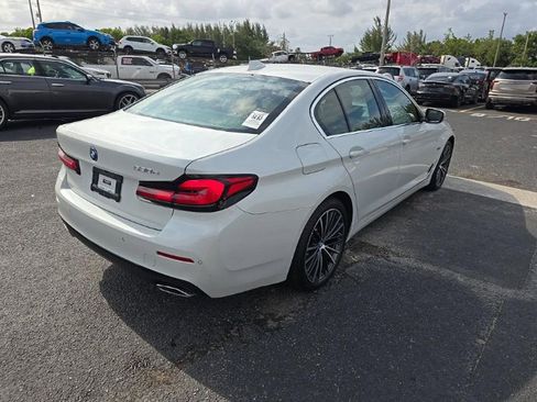 Used 2023 BMW 530e w/ Convenience Package RWD image 4