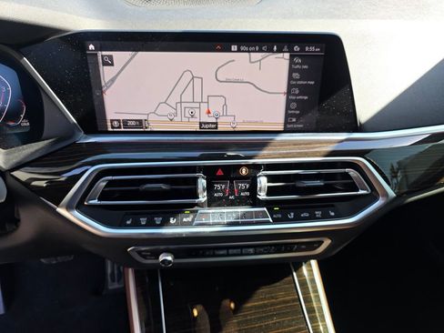 Used 2019 BMW X5 xDrive40i w/ M Sport Package AWD/4WD image 21