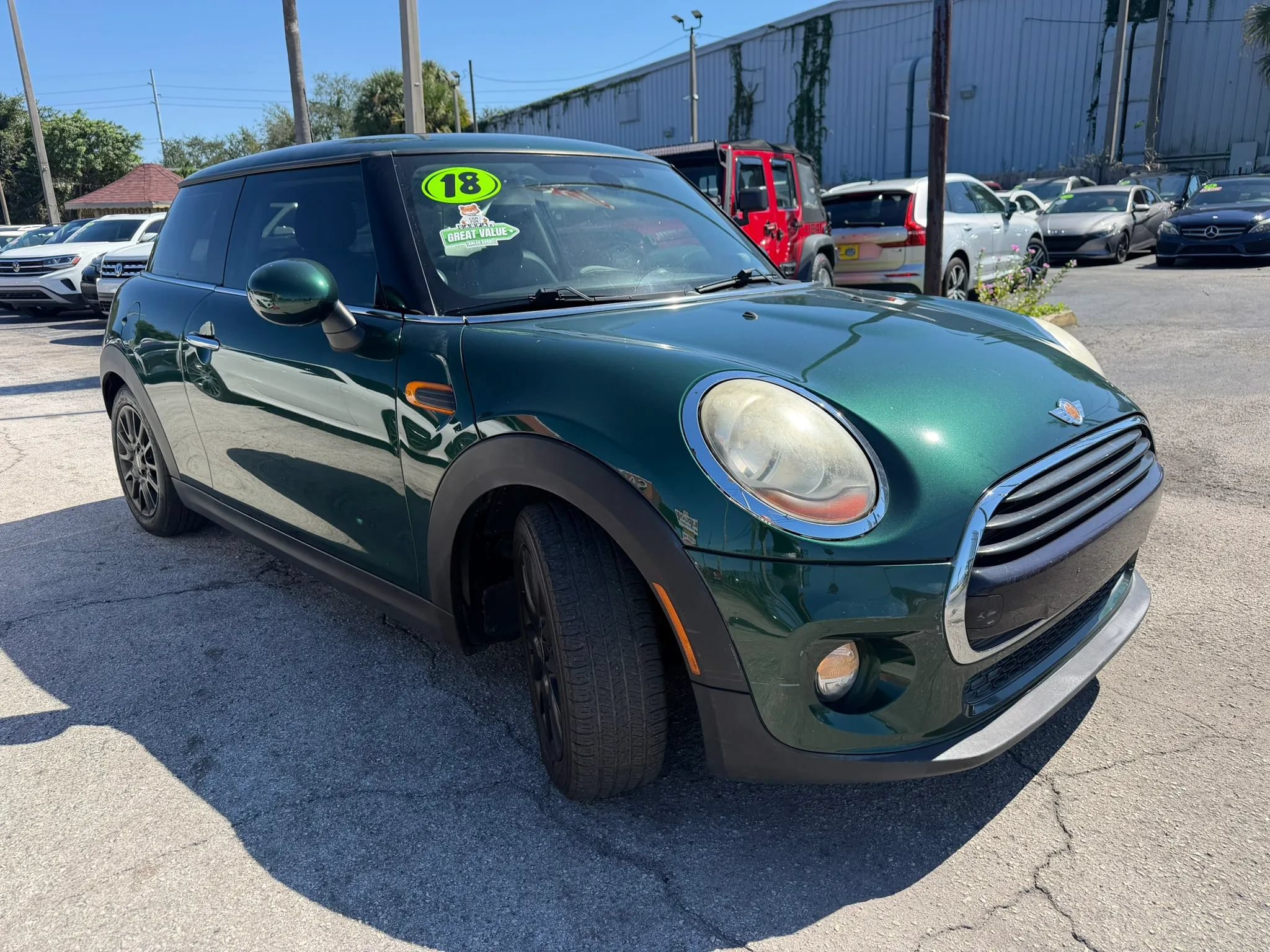Used 2018 MINI Cooper 2-Door Hardtop w/ Premium Package FWD image 3