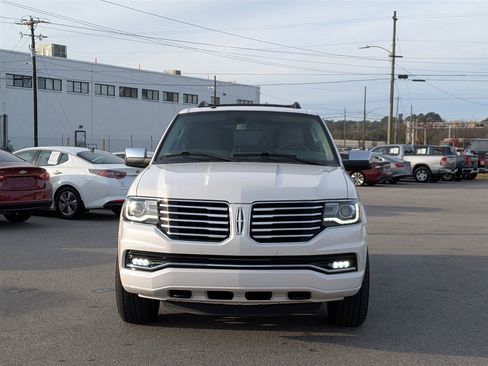 Used 2015 Lincoln Navigator 2WD 4dr Select image 8