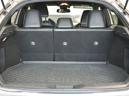 Used 2019 Toyota C-HR Limited FWD image 17
