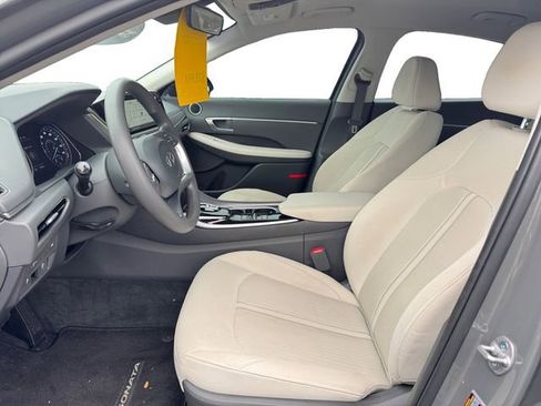 Used 2023 Hyundai Sonata SEL w/ Cargo Package image 9
