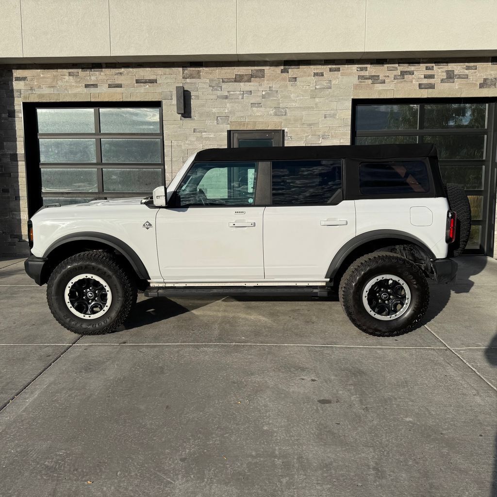 Used 2023 Ford Bronco Outer Banks w/ Sasquatch Package AWD/4WD image 6
