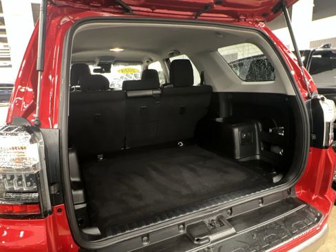 Used 2024 Toyota 4Runner TRD Off-Road image 21
