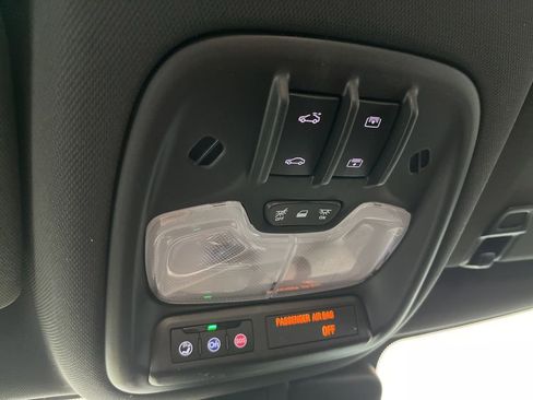 Used 2023 Chevrolet TrailBlazer RS w/ Sun and Liftgate Package AWD/4WD image 17