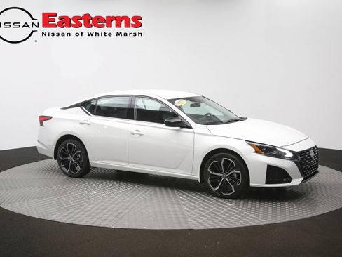 Used 2025 Nissan Altima 2.5 SR AWD/4WD image 45