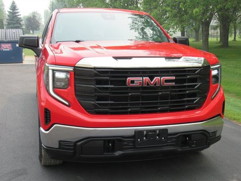 Used 2023 GMC Sierra 1500 Pro w/ Convenience Package AWD/4WD image 4
