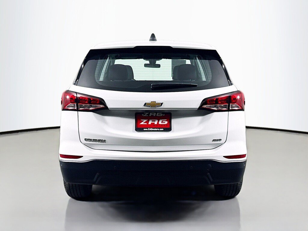 Used 2022 Chevrolet Equinox LS w/ Driver Confidence II Package AWD/4WD image 4