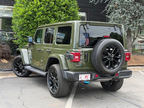 Used 2023 Jeep Wrangler Unlimited Sahara w/ Cold Weather Group AWD/4WD image 19