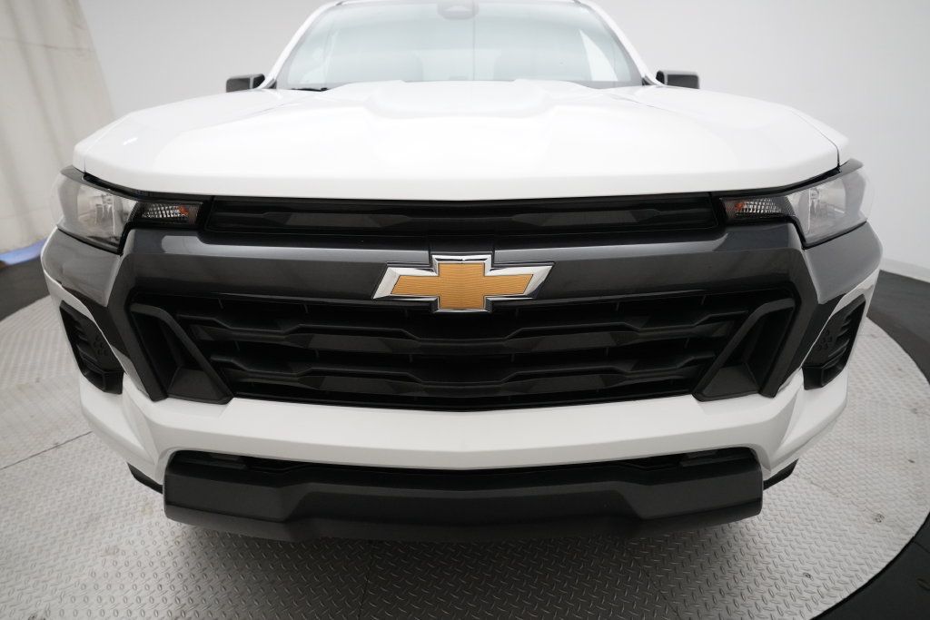 Used 2023 Chevrolet Colorado LT AWD/4WD image 20