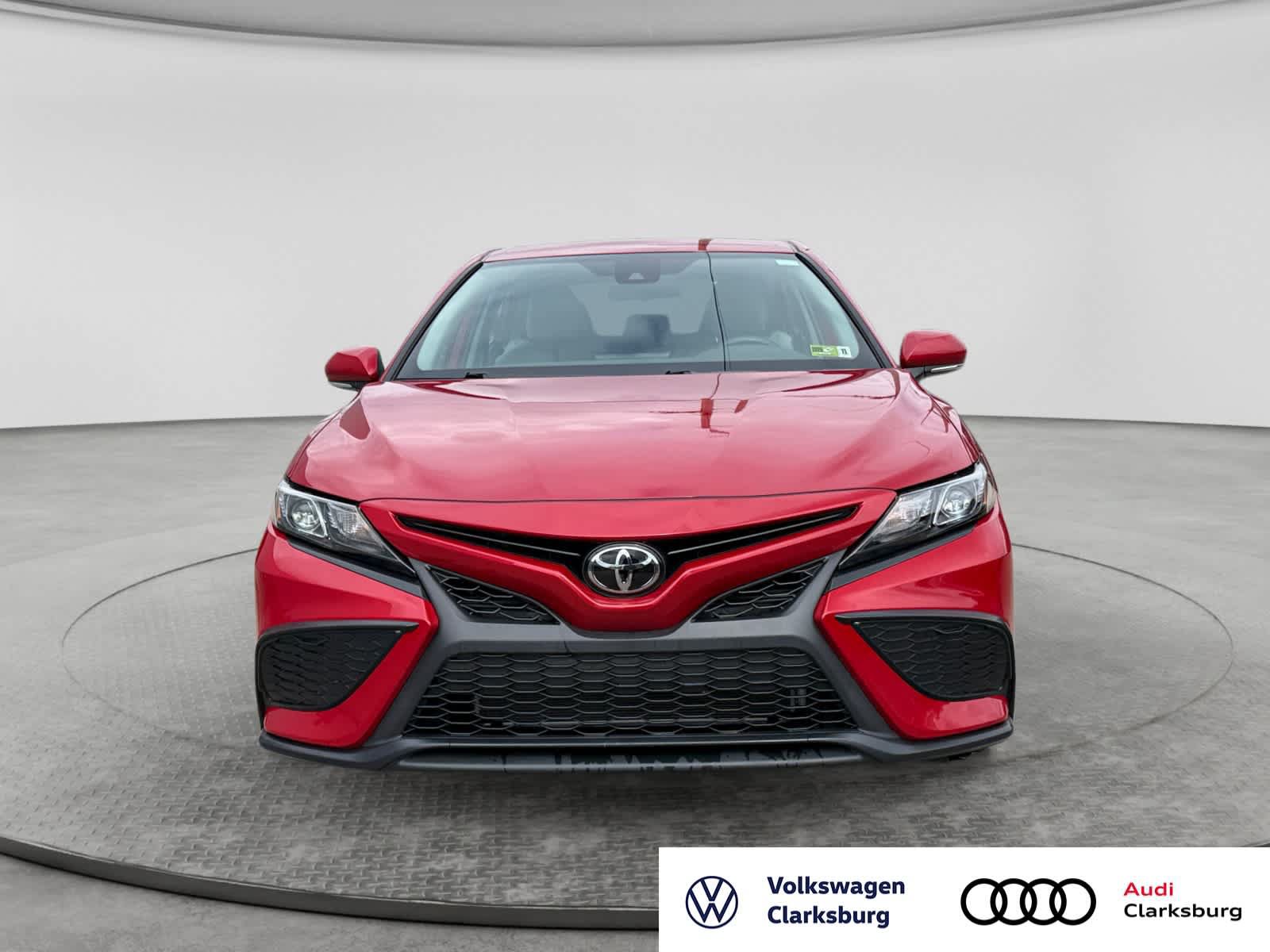 Used 2024 Toyota Camry SE FWD image 2