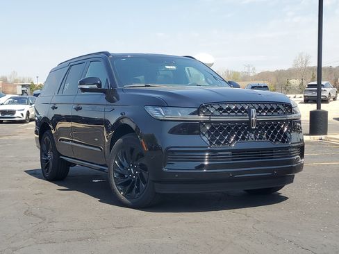 New 2026 Lincoln Navigator Reserve AWD/4WD image 1