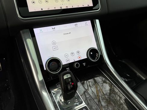 Used 2019 Land Rover Range Rover Sport Supercharged image 17