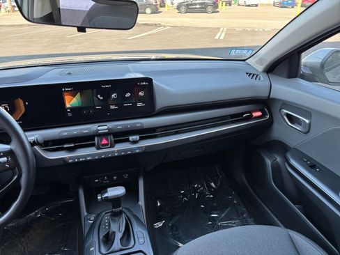 Used 2025 Kia K4 FWD image 33