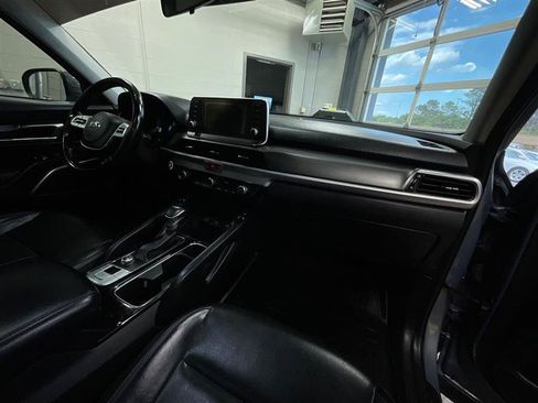 Used 2021 Kia Telluride S FWD image 31