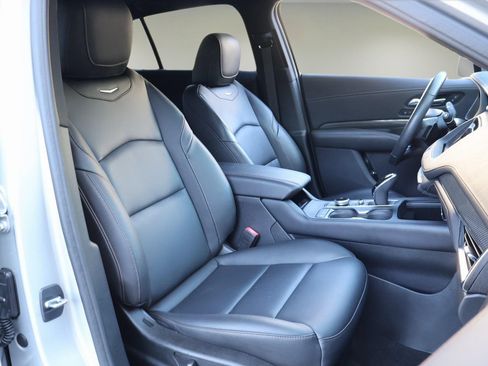 Used 2020 Cadillac XT4 Sport w/ Cold Weather Package image 19