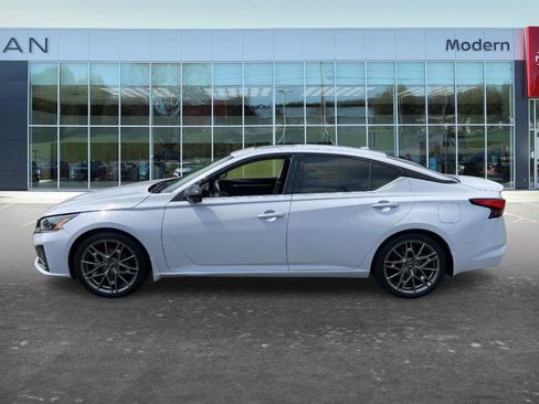 Used 2023 Nissan Altima 2.0 SR FWD image 7