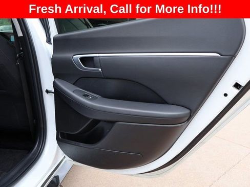 Used 2025 Hyundai Sonata SEL FWD image 13