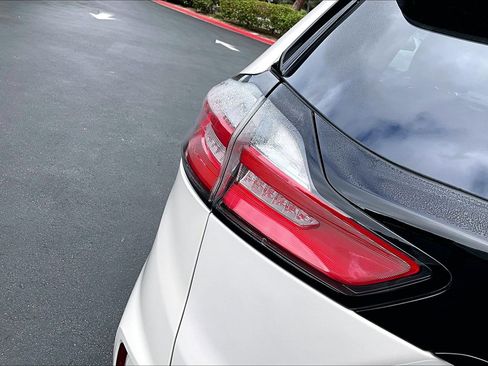 Used 2019 Ford Edge ST image 31