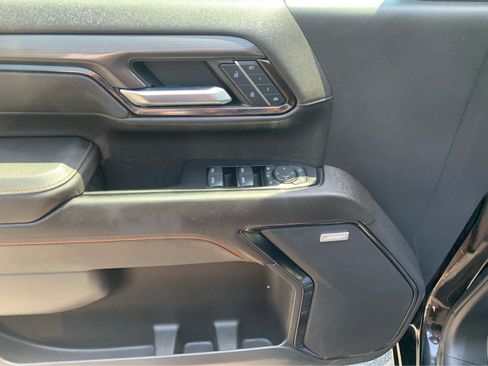 Used 2024 GMC Sierra 2500 AT4 w/ AT4 Preferred Package AWD/4WD image 13