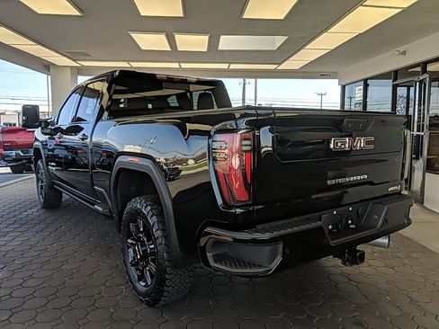 Used 2024 GMC Sierra 2500 AT4 w/ AT4 Premium Plus Package AWD/4WD image 8