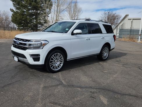 Certified 2024 Ford Expedition Limited image 4