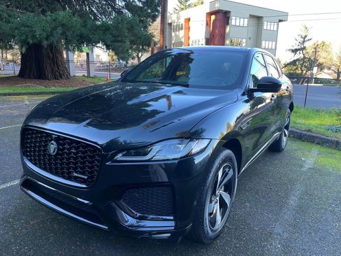 Used 2024 Jaguar F-PACE R-Dynamic S image 2