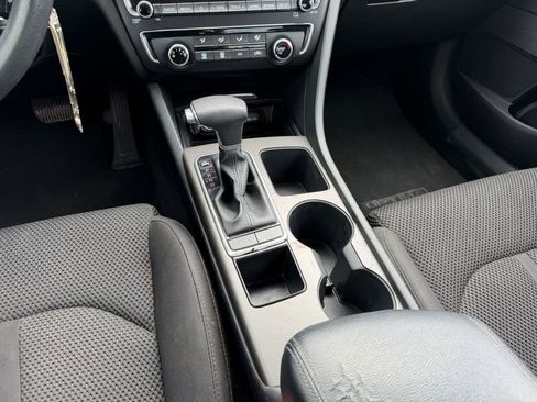 Used 2020 Kia Optima LX image 16