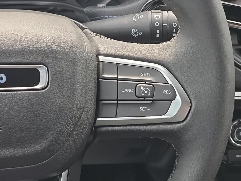 New 2026 Jeep Compass Latitude AWD/4WD image 24