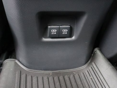 Used 2020 Toyota RAV4 XLE Premium image 22