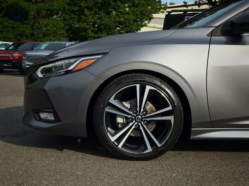 Used 2022 Nissan Sentra SR w/ SR Premium Package FWD image 45