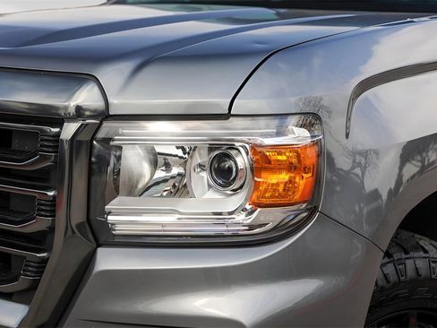 Used 2022 GMC Canyon AT4 image 3