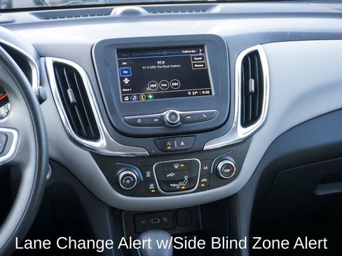 Used 2023 Chevrolet Equinox LS image 10