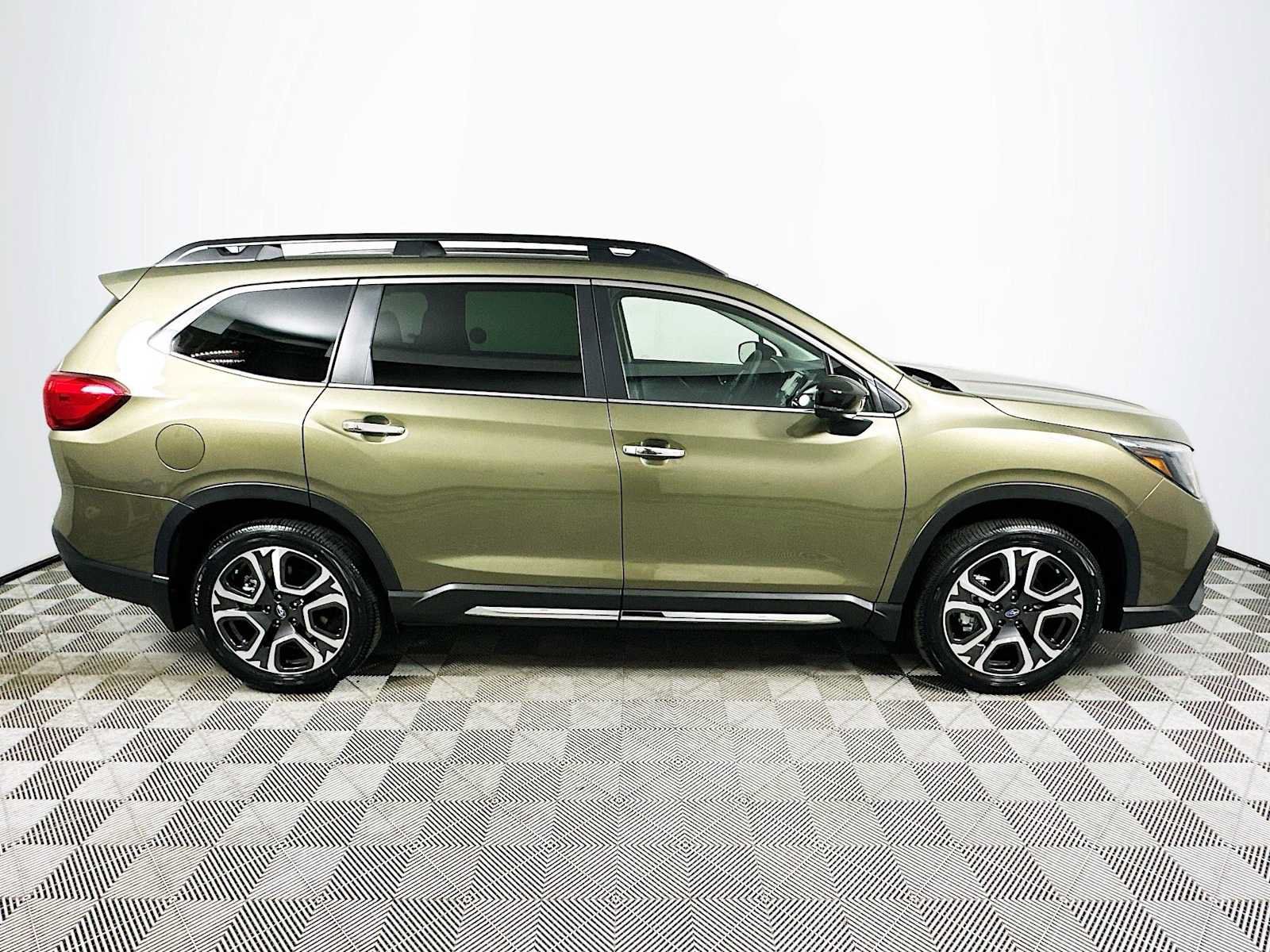 New 2026 Subaru Ascent Touring w/ Popular Package #1 AWD/4WD image 8