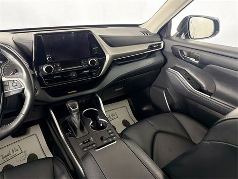 Used 2023 Toyota Highlander L image 20