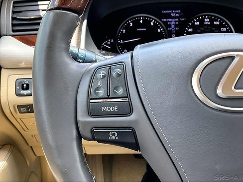 Used 2017 Lexus LS 460 w/ Comfort Package RWD image 24