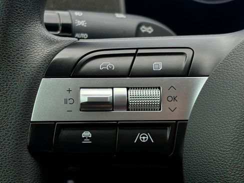 Used 2025 Hyundai Tucson SE FWD image 18