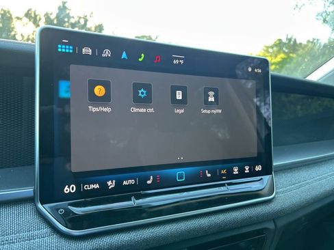 Used 2025 Volkswagen Tiguan S image 32