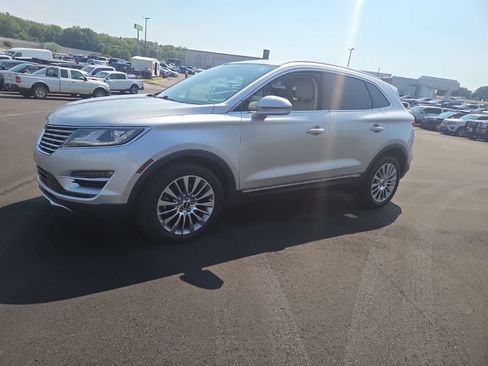 Used 2016 Lincoln MKC Reserve FWD image 4