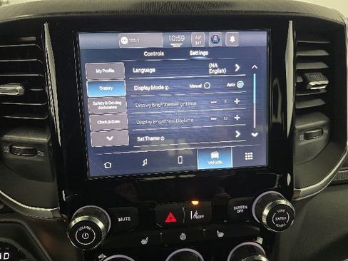 New 2026 RAM 1500 4x4 Crew Cab image 28