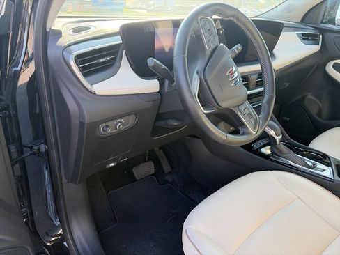 Used 2024 Buick Encore GX Avenir w/ Avenir Convenience Package AWD/4WD image 11