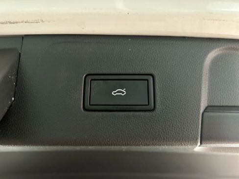 Certified 2021 Volkswagen Atlas SEL R-Line AWD/4WD image 45