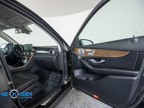Used 2019 Mercedes-Benz GLC 300 4MATIC image 39