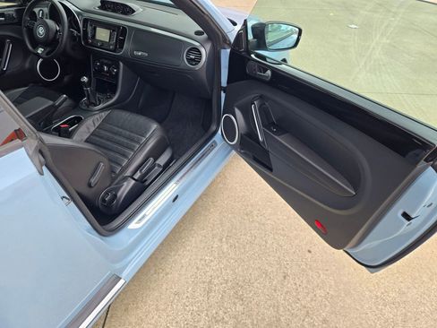 Used 2015 Volkswagen Beetle R-Line image 19