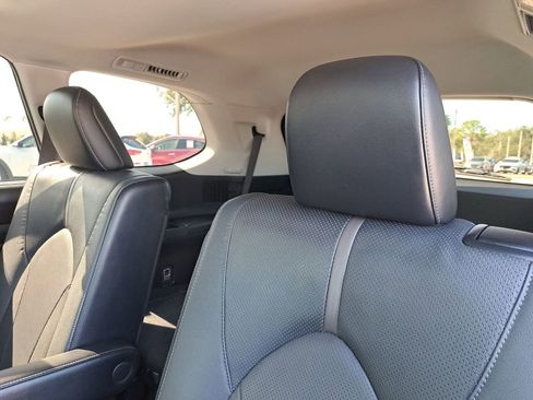 Used 2024 Toyota Grand Highlander Platinum image 10