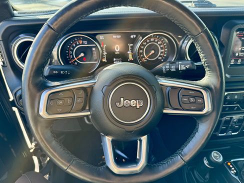 Used 2021 Jeep Wrangler Unlimited Sahara AWD/4WD image 14