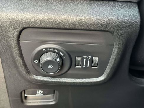 Used 2026 Jeep Grand Cherokee Limited AWD/4WD image 19