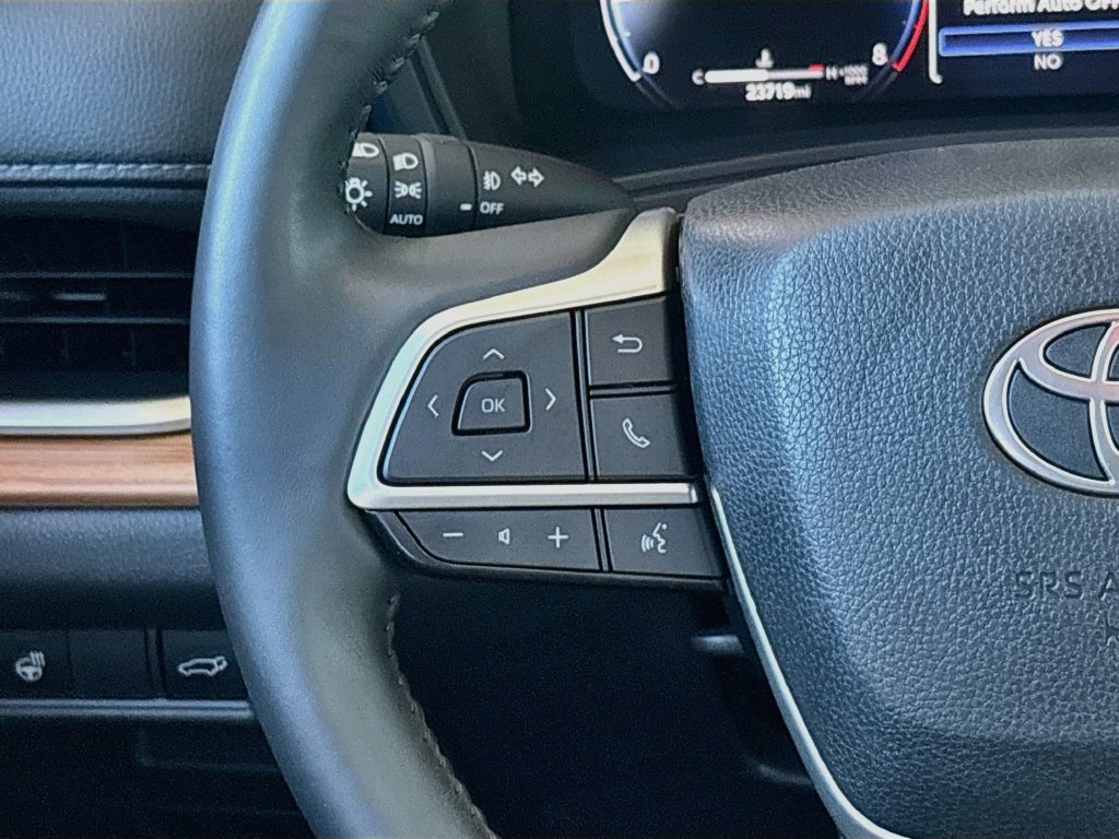 Used 2025 Toyota Grand Highlander FWD image 11